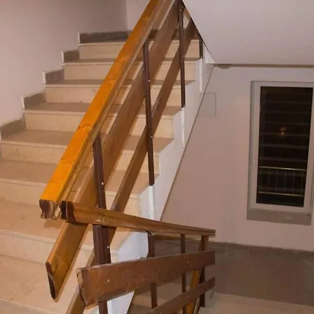 преходно студио, дневна с кухня и стая Apartman